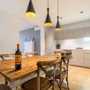 Rent Rambla Catalunya , Barcelona Spanje